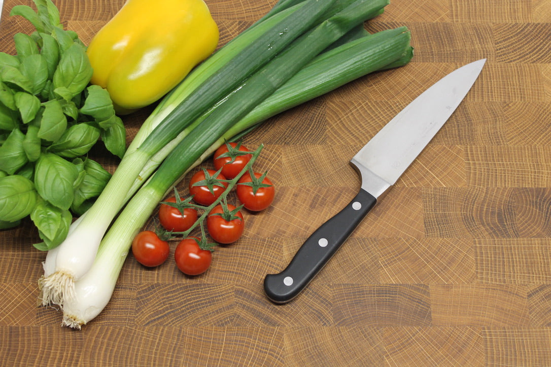 Stirnholzschneidebrett aus Schweizer Eiche