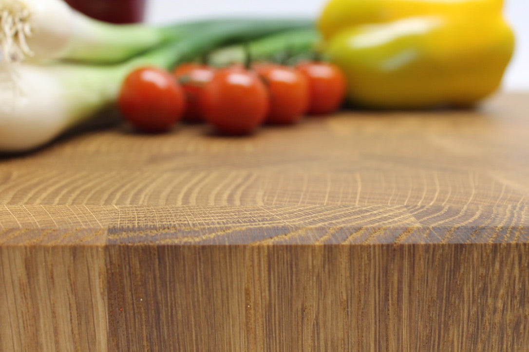 Stirnholzschneidebrett aus Schweizer Eiche