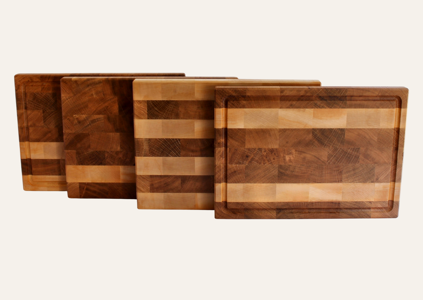 Stirnholzschneidebrett aus Schweizer Eiche und Ahorn 3cm dick